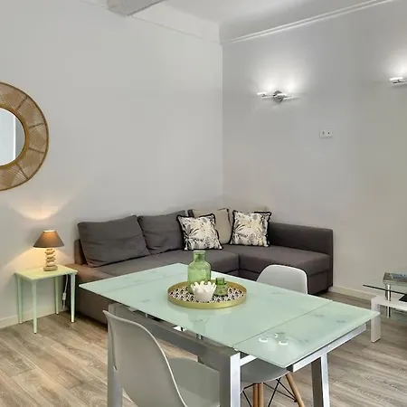 Modern Jewel In The Midst Of Old Town Charm Villefranche-sur-Mer