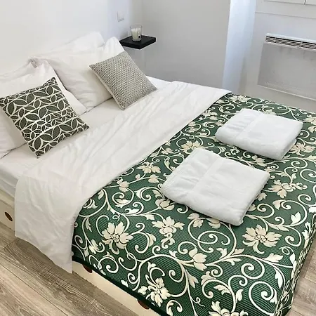 Modern Jewel In The Midst Of Old Town Charm Villefranche-sur-Mer