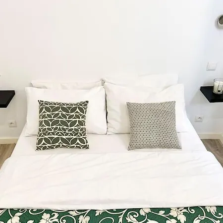 Apartment Modern Jewel In The Midst Of Old Town Charm *